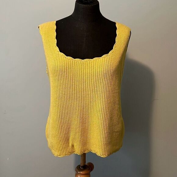 Mo:vint Women's Yellow Scalloped Scoop Neck Tank Top - Picture 1 of 6